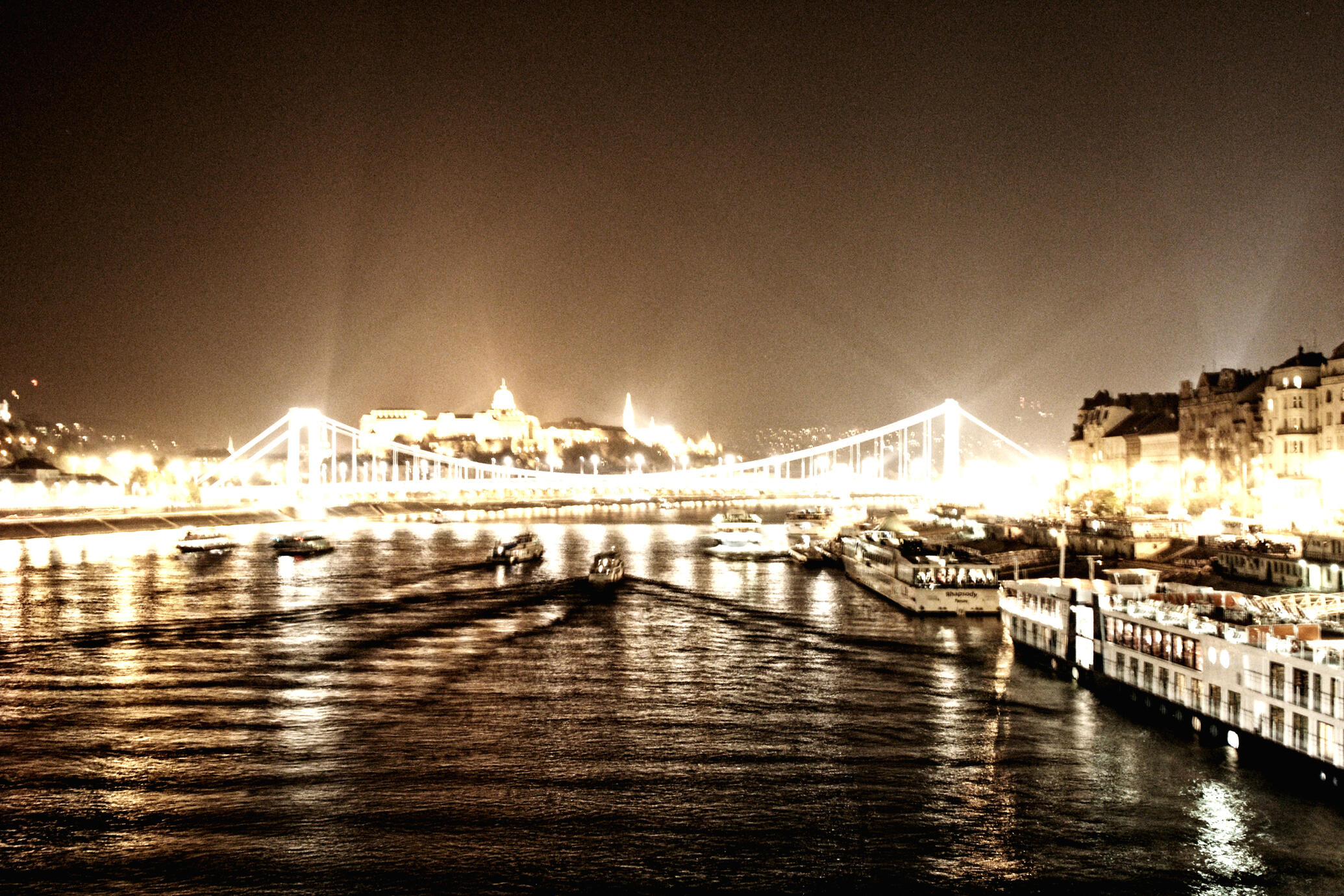 Nocturnal routes - Budapest