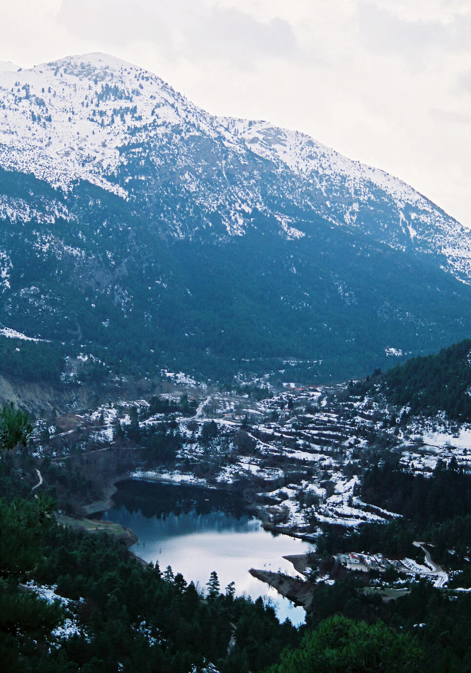 Looking high - Tsivlou lake